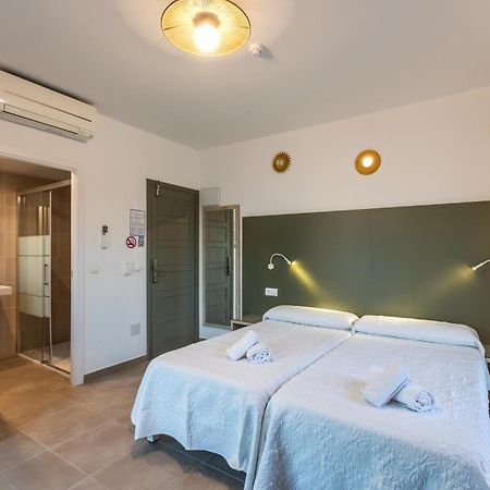 Hostal Alicante Sant Antoni de Portmany Extérieur photo