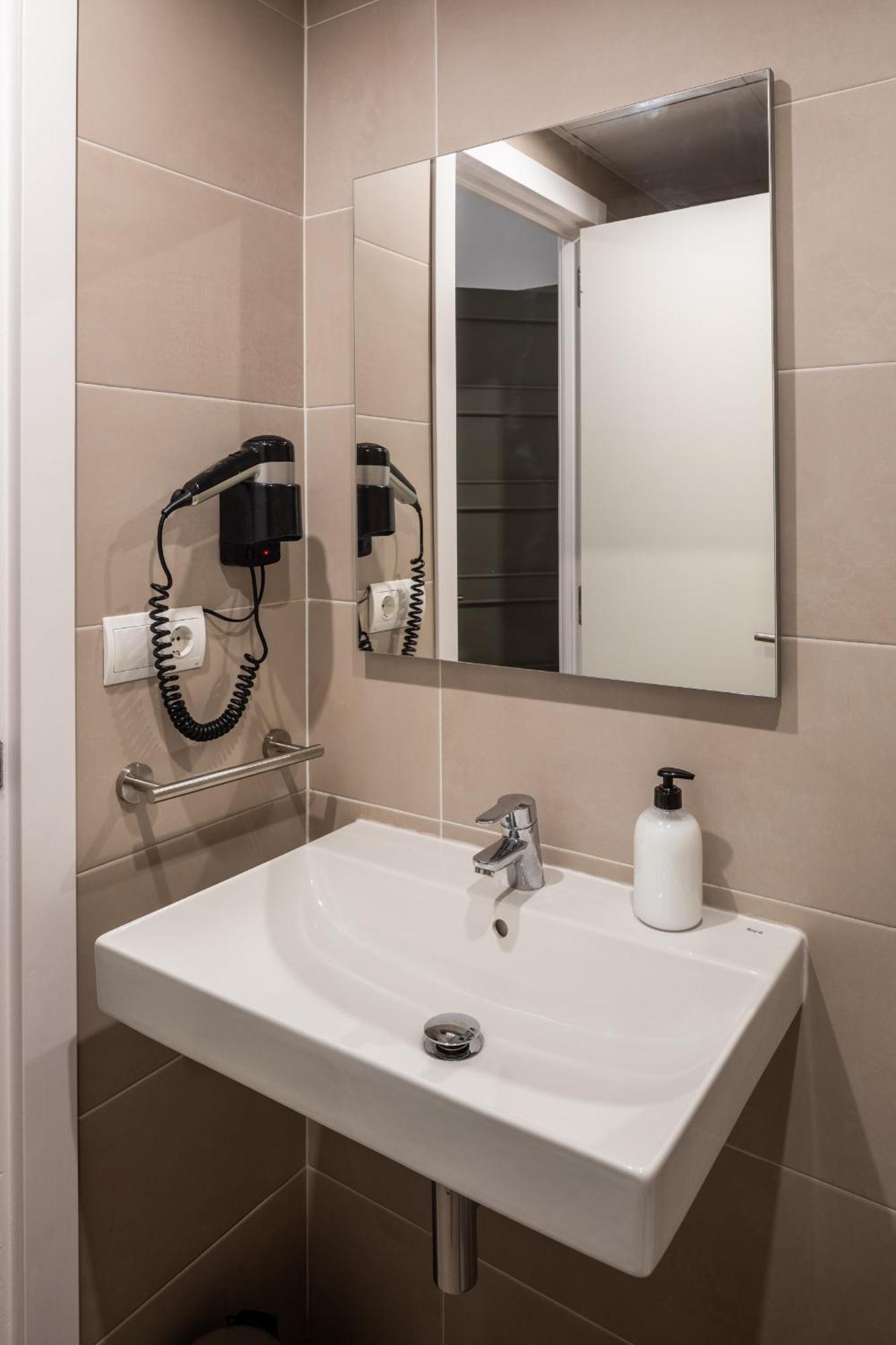 Hostal Alicante Sant Antoni de Portmany Extérieur photo