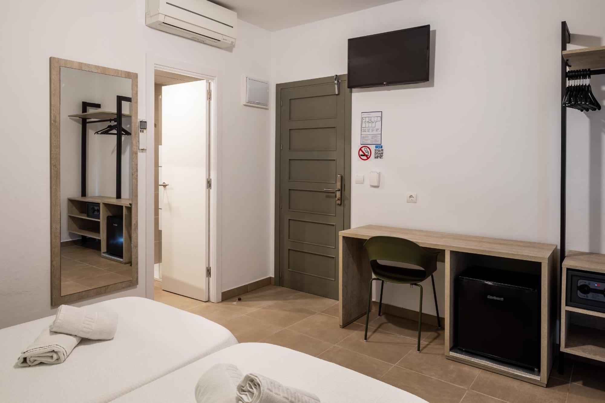 Hostal Alicante Sant Antoni de Portmany Extérieur photo