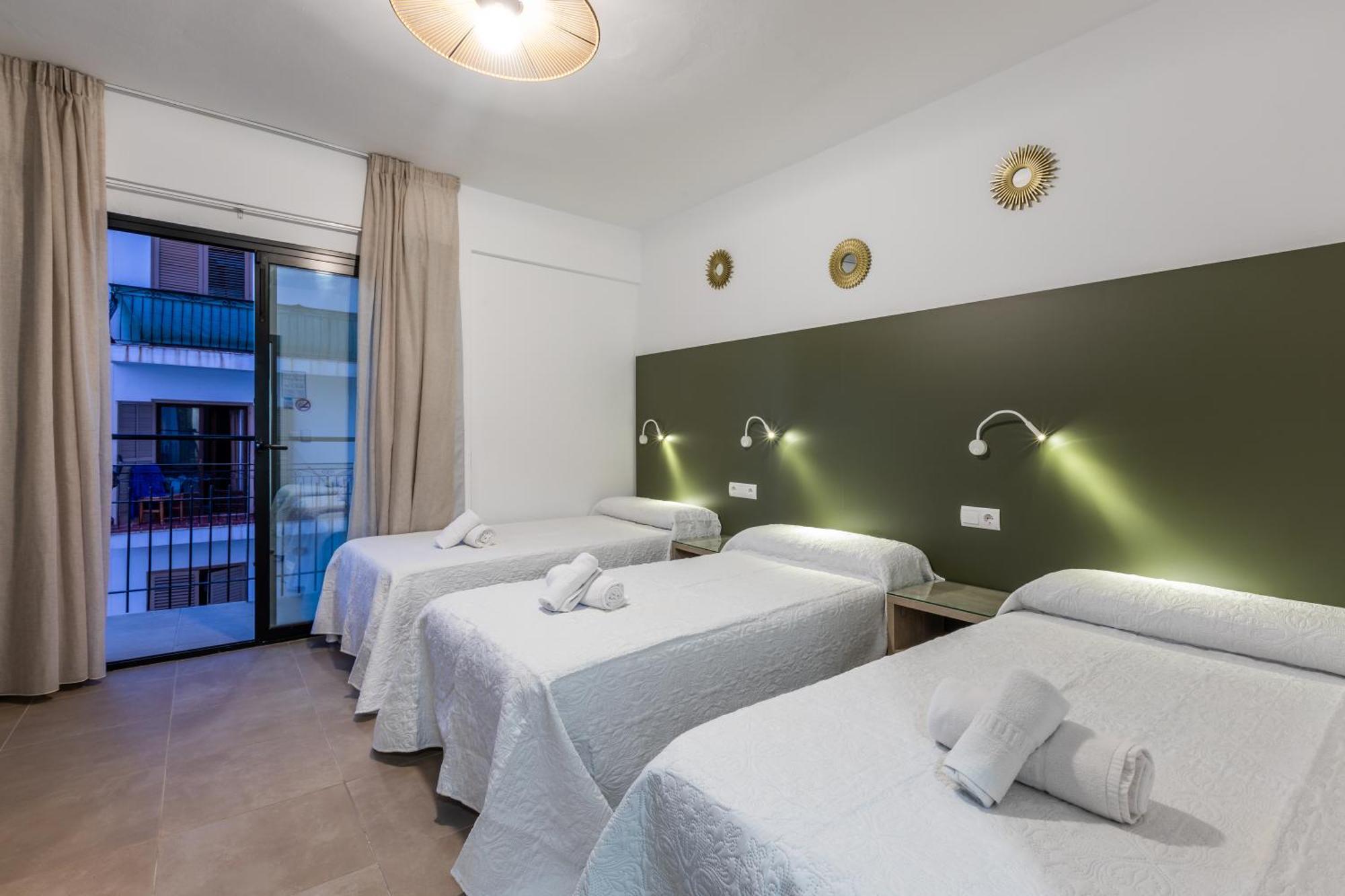 Hostal Alicante Sant Antoni de Portmany Extérieur photo