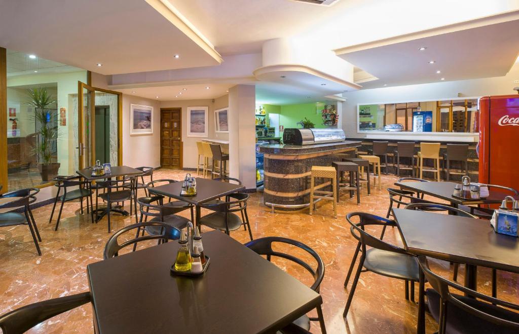 Hostal Alicante Sant Antoni de Portmany Extérieur photo